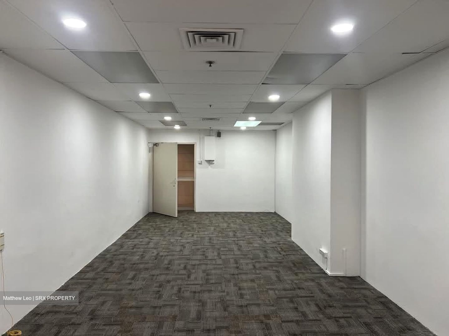 International Plaza (D2), Office #614652891